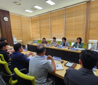 간담회 사진 (2).jpg width: 100%; height : 150px