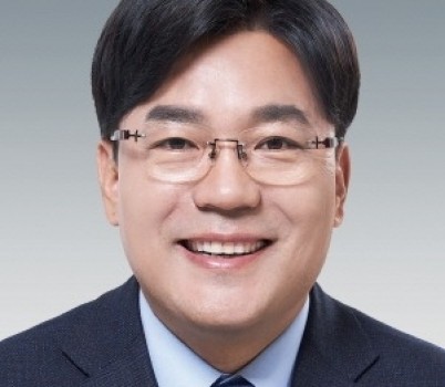 [크기변환][사진] 최만식 의원 명함사진(보도자료용).jpg
