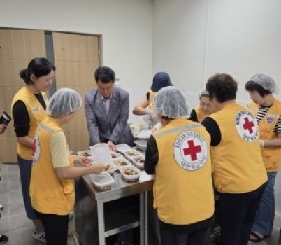 [크기변환]광주시 도척 적십자봉사회, 사랑의 반찬 나눔 봉사활동 전개.jpg width: 100%; height : 150px