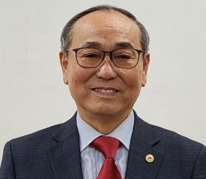 영동군1대한노인회 중원구지회 권창주 지회장님 사진.jpg width: 100%; height : 150px