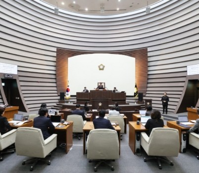 의회 본회의장 사진(보도자료) (1).jpg width: 100%; height : 150px