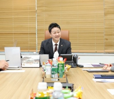 251205_김진경 의장, 시흥 AI 혁신클러스터 조성 사업 면밀 점검 (2).jpg width: 100%; height : 150px