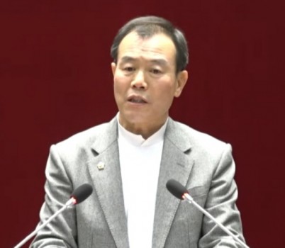 [꾸미기][포맷변환]안극수사진.jpg width: 100%; height : 150px