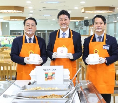 260102 김진경 의장, 2026년 새해맞이 의회사무처 직원 격려 오찬...힘찬 출발 응원 (1).jpg width: 100%; height : 150px