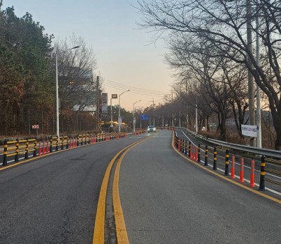 수정구청-성남시, 청계산로 자전거도로 1.9㎞ 구간 도로 안전시설물 설치.jpg width: 100%; height : 150px