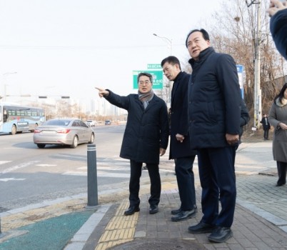 북오산IC 진입로 확장 현장 점검(1).jpg width: 100%; height : 150px