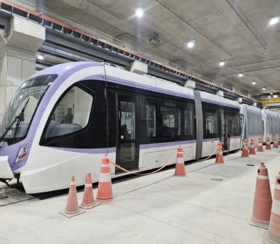 교통기획과-27일 위례 차량기지에 입고된 위례선(트램) 차량 모습.jpg width: 100%; height : 150px