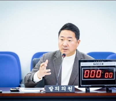 [포맷변환]성남시의회 정용한 의원.jpg width: 100%; height : 150px