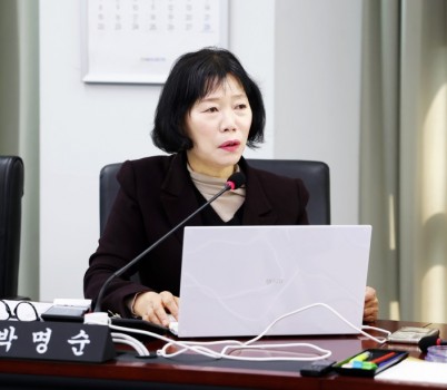 성남시의회 박명순 의원.jpg width: 100%; height : 150px