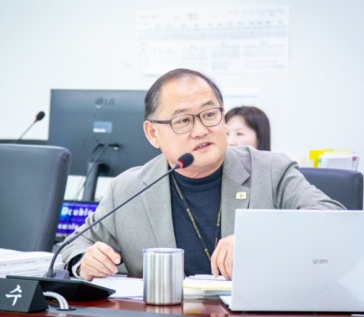 사진_이군수의원.jpg width: 100%; height : 150px