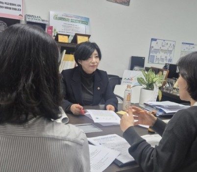 260204_정경자_의원__경기도의회_중증장애인생산품_및_장애인_표준작업장_생산품_구매실적_개선_논의_(1).jpg